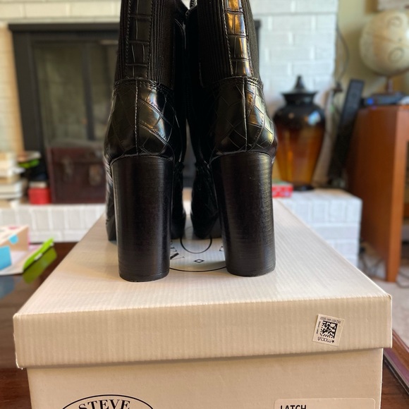 Steve Madden Latch Black Croc Boots- Size 9 - Picture 2 of 5